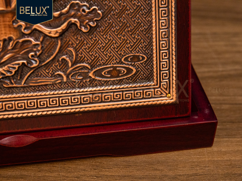 Hộp gỗ Chùa Một Cột bằng đồng đỏ 23x23cm